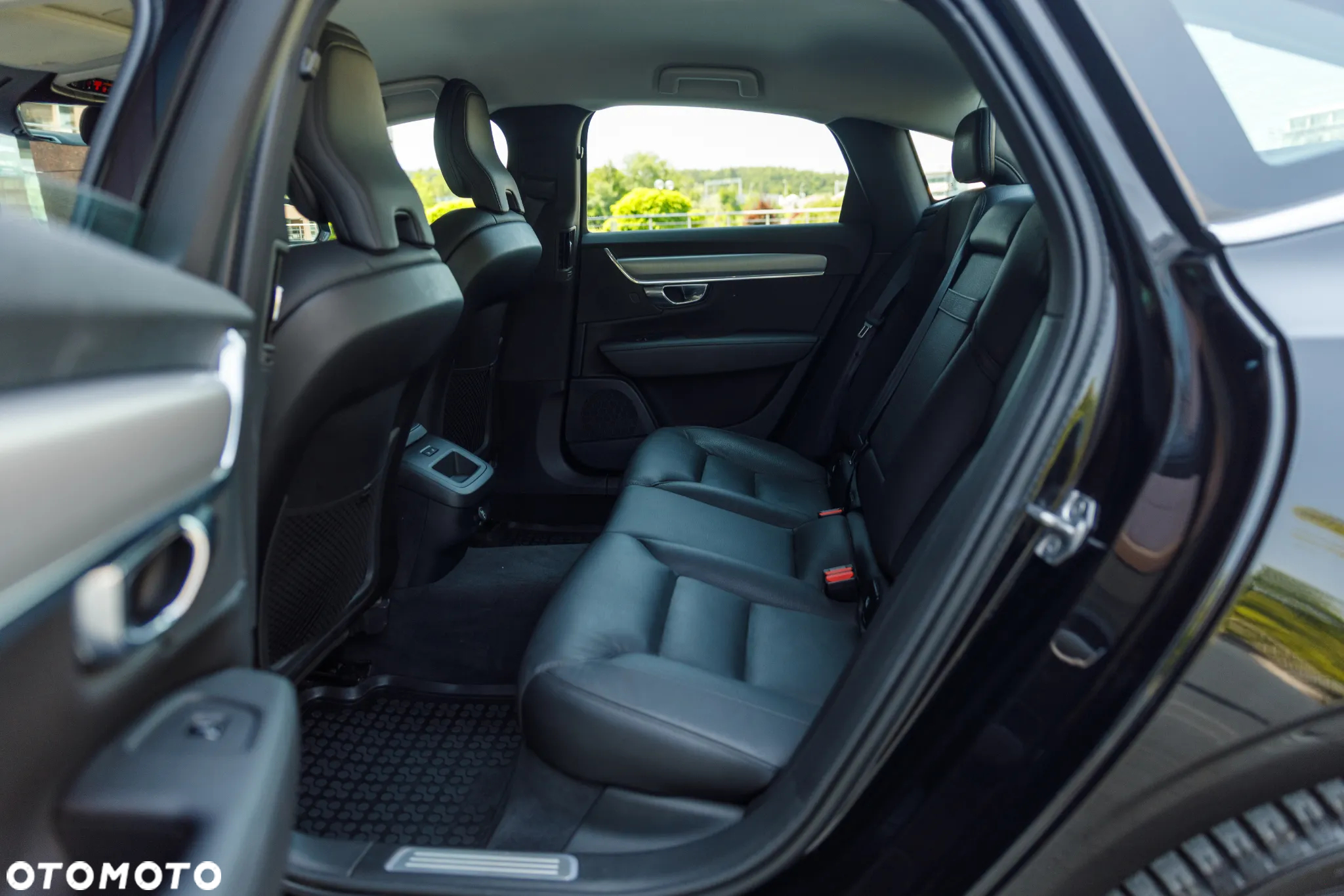Volvo S90 D4 Momentum Pro - 14