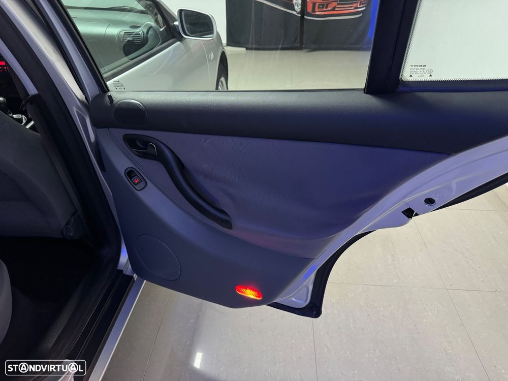 SEAT Leon 1.4 16V Confort JE+AC - 38