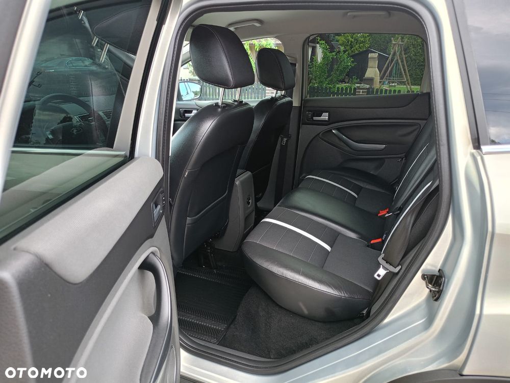 Ford Kuga - 11