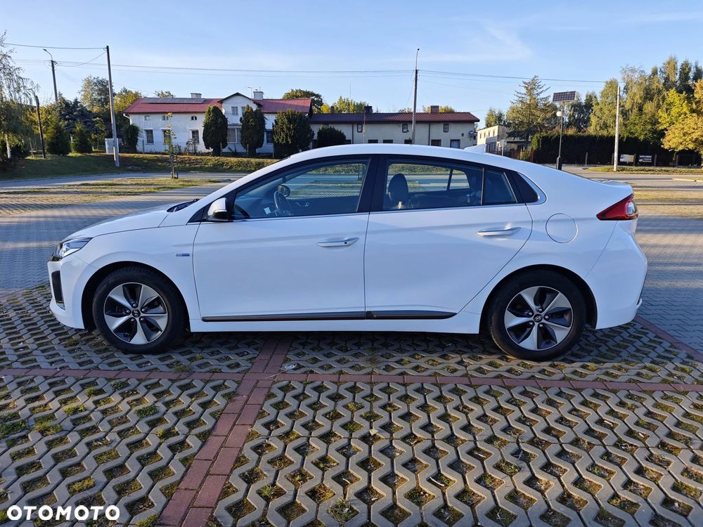 Hyundai IONIQ electric Premium - 5