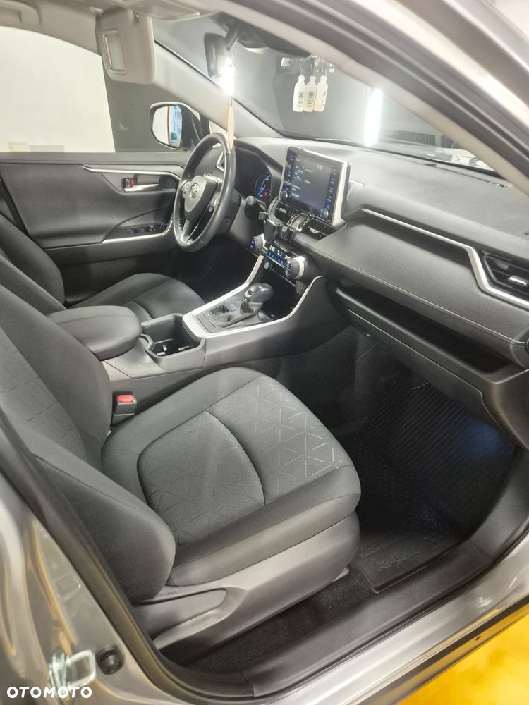 Toyota RAV4 - 18