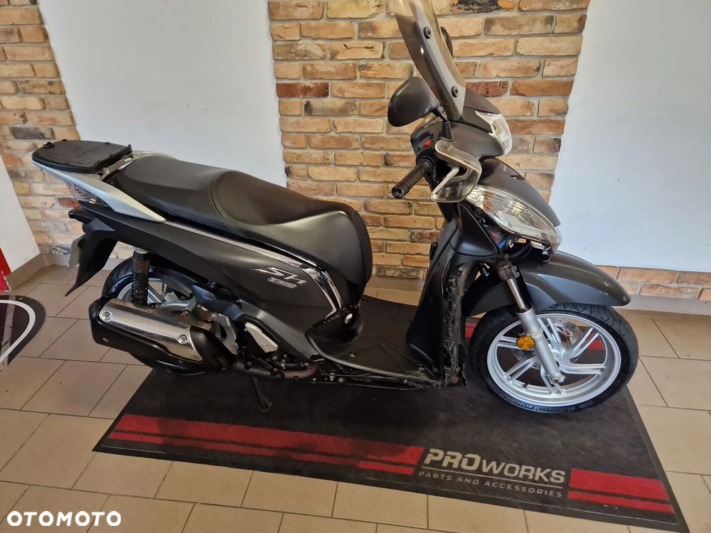 Honda SH - 9