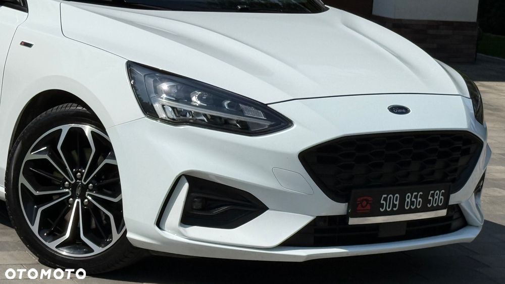 Ford Focus 1.5 EcoBlue Start-Stopp-System ST-LINE DESIGN - 29