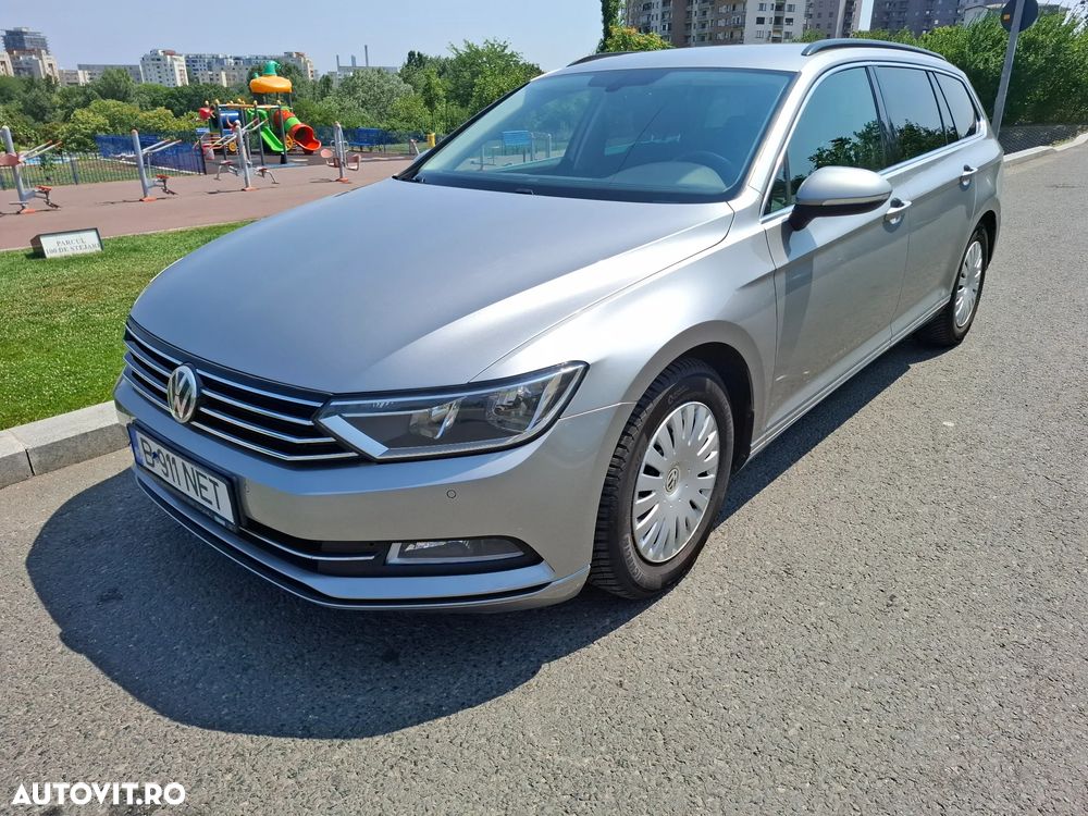 Volkswagen Passat - 1