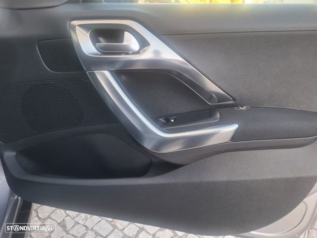 Peugeot 2008 1.6 e-HDi Allure - 45