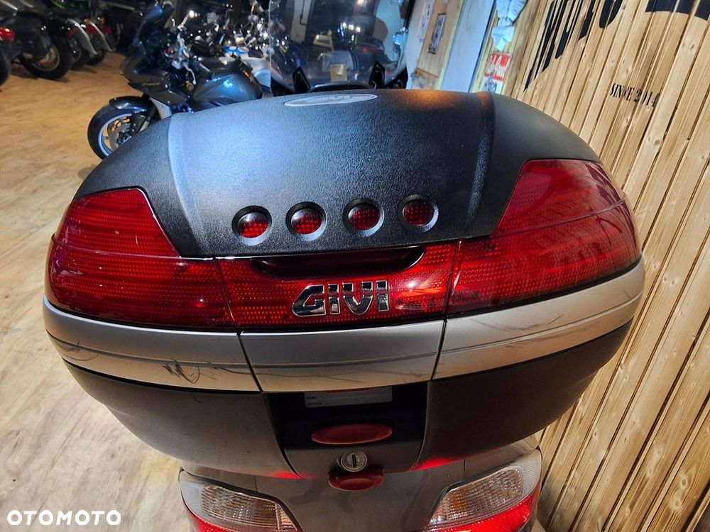 Suzuki Burgman - 6