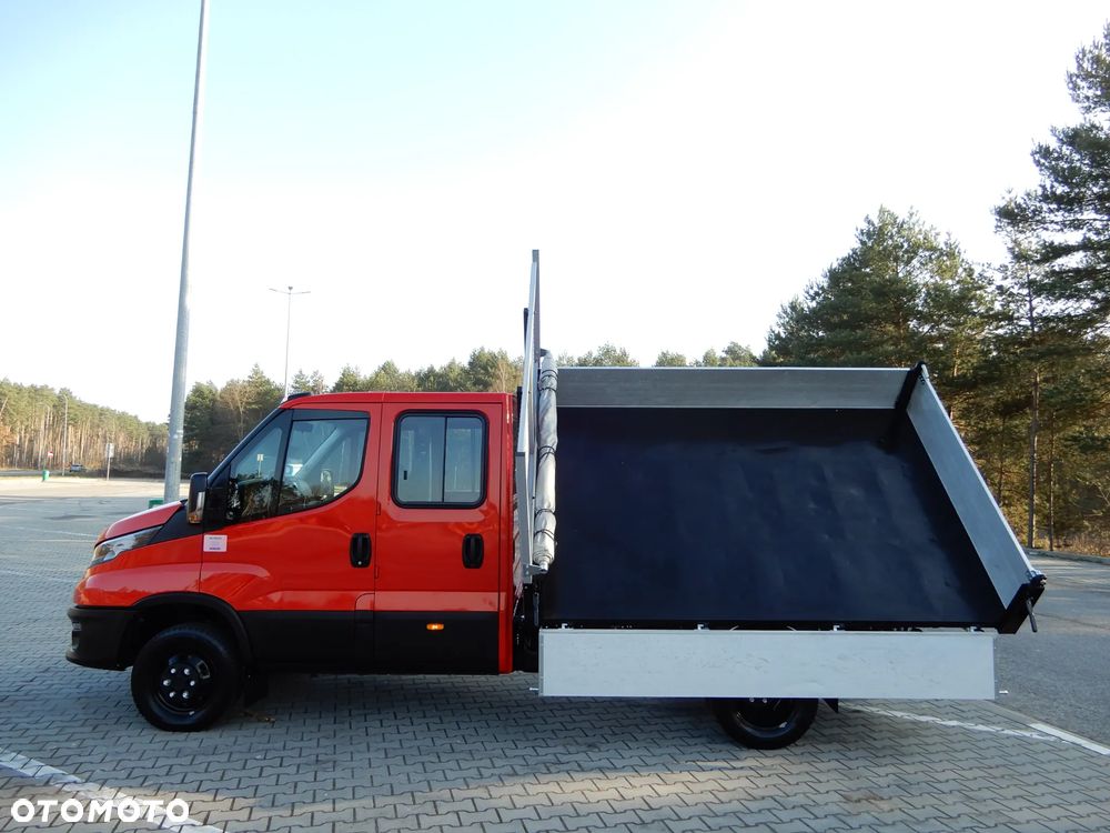 Iveco DAILY 35C16 Brygadowy Dubel Doka + Wywrotka Renomowanej Firmy RomCar Wywrot Kiper x 3 Skrzynia 3004 mm Blokada Mostu Rozstaw Osi 3750 mm HAK 3500 Stan 6-Cio Osobowy + 755 Kg Ładowność Auta Jak NOWY POLECAM - 23