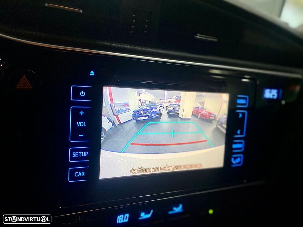 Toyota Auris 1.6 D-4D Exclusive - 23