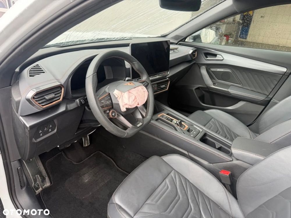 Cupra Formentor 1.5 e-Hybrid DSG - 10