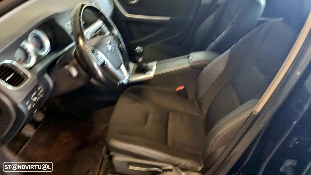 Volvo V60 1.6 D2 Drive Momentum Start/Stop - 5