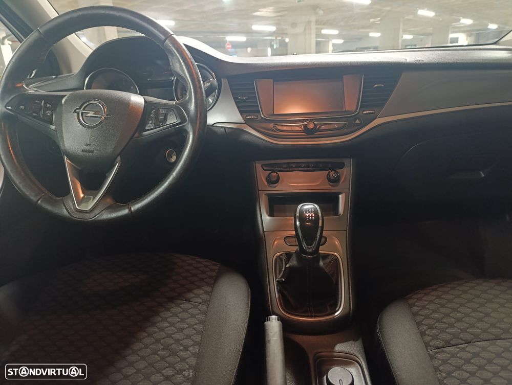 Opel Astra Sports Tourer - 9