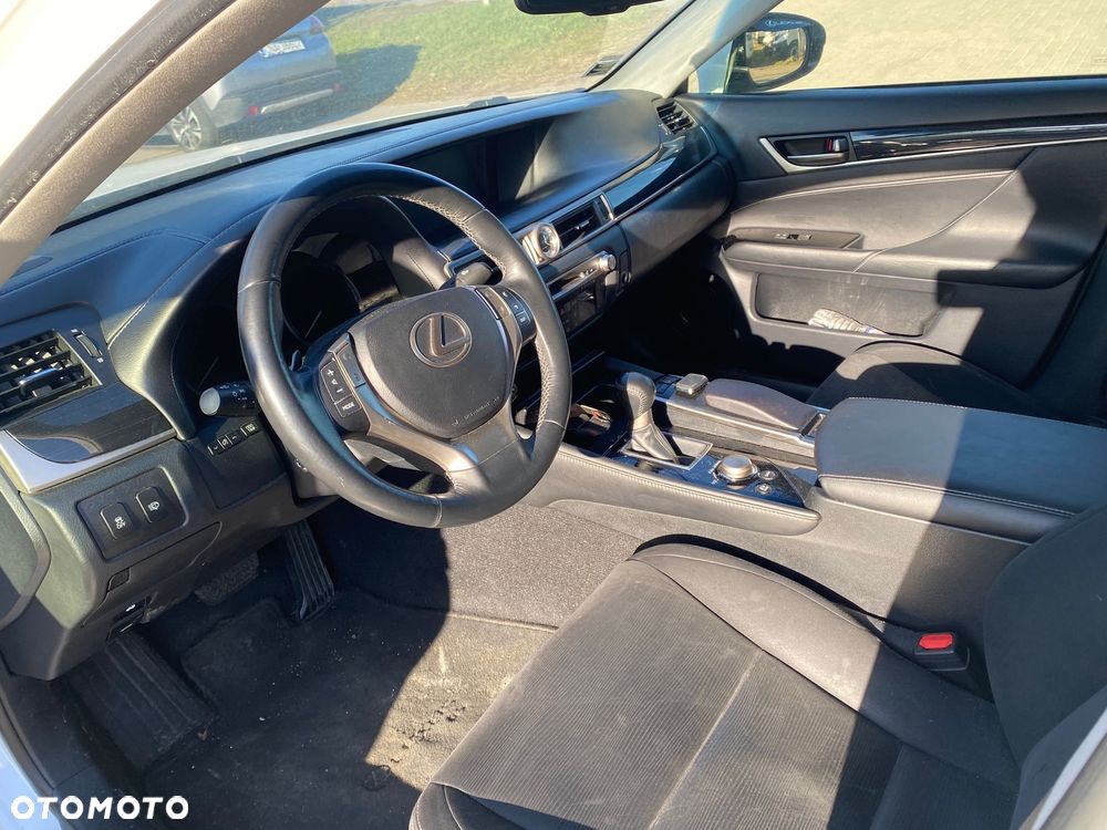 Lexus GS 300h - 6