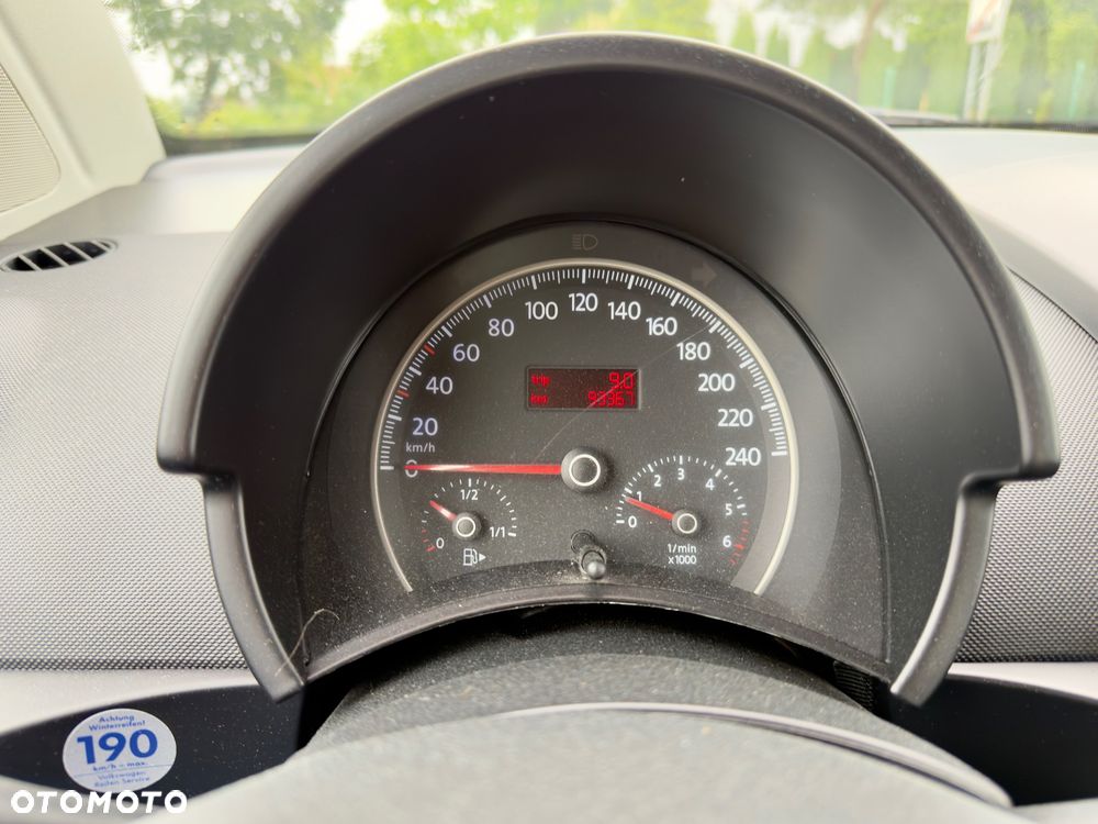 Volkswagen New Beetle - 11