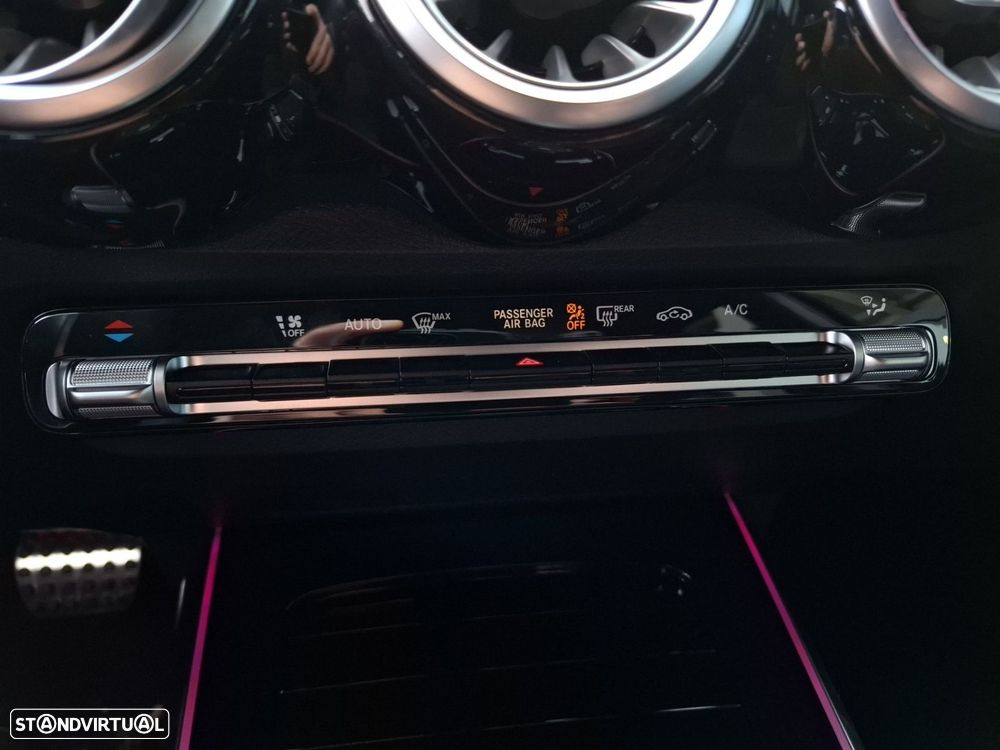 Mercedes-Benz glb-180 d AMG Line - 22