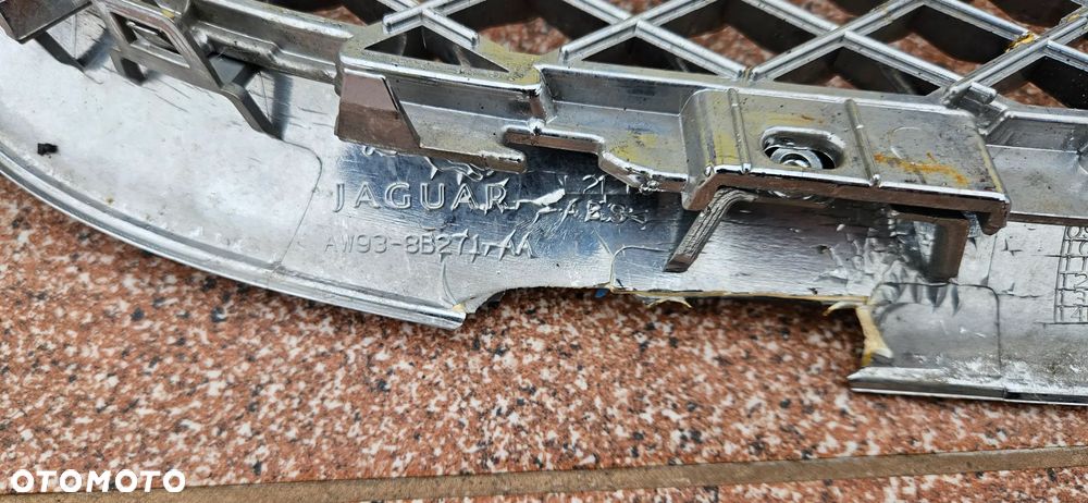 Jaguar XJ 351 LIFT 2010-2015 Atrapa zderzaka przedniego Grill Kratka środkowa znaczek emblemat logo - 7