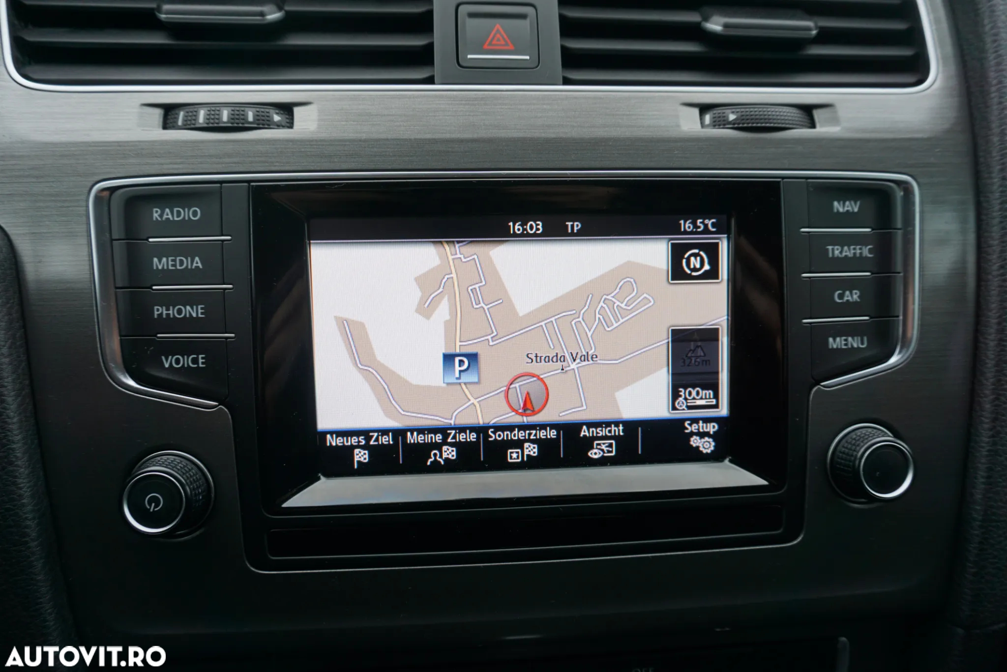 Volkswagen Golf 1.6 TDI BlueMotion Technology DPF Highline DSG - 25