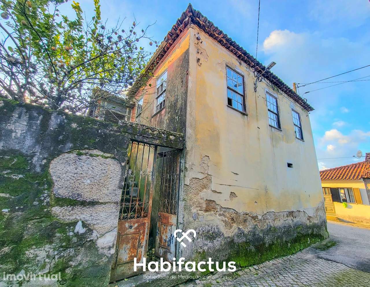 Moradia Isolada T6 para Reconstrução, com Jardim interior privado e Te - Grande imagem: 5/33