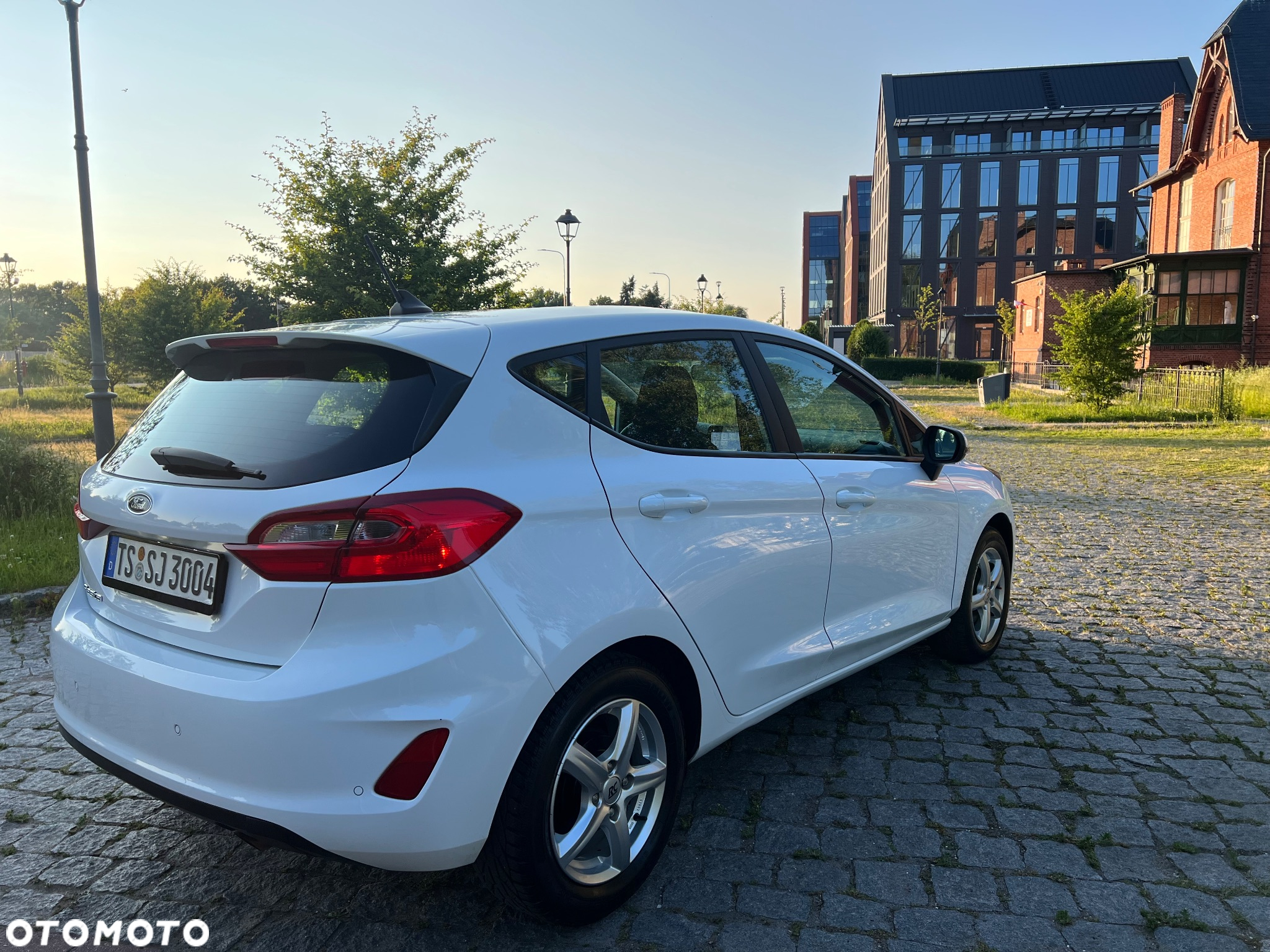 Ford Fiesta 1.0 EcoBoost S&S COOL&CONNECT - 13