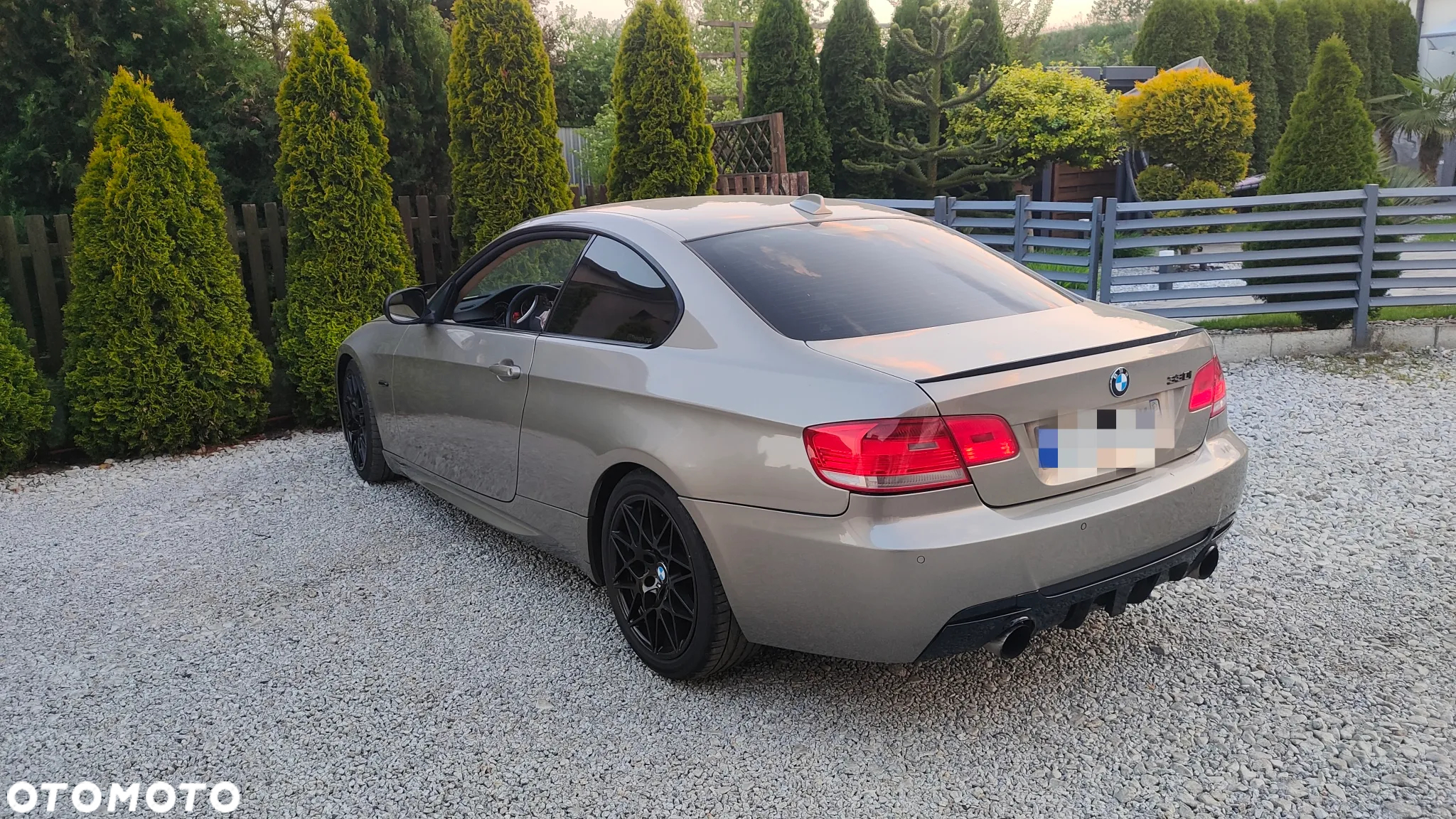 BMW Seria 3 330i xDrive Coupe - 23