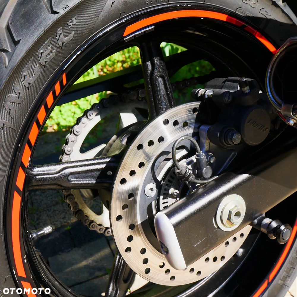 Suzuki Gladius - 18