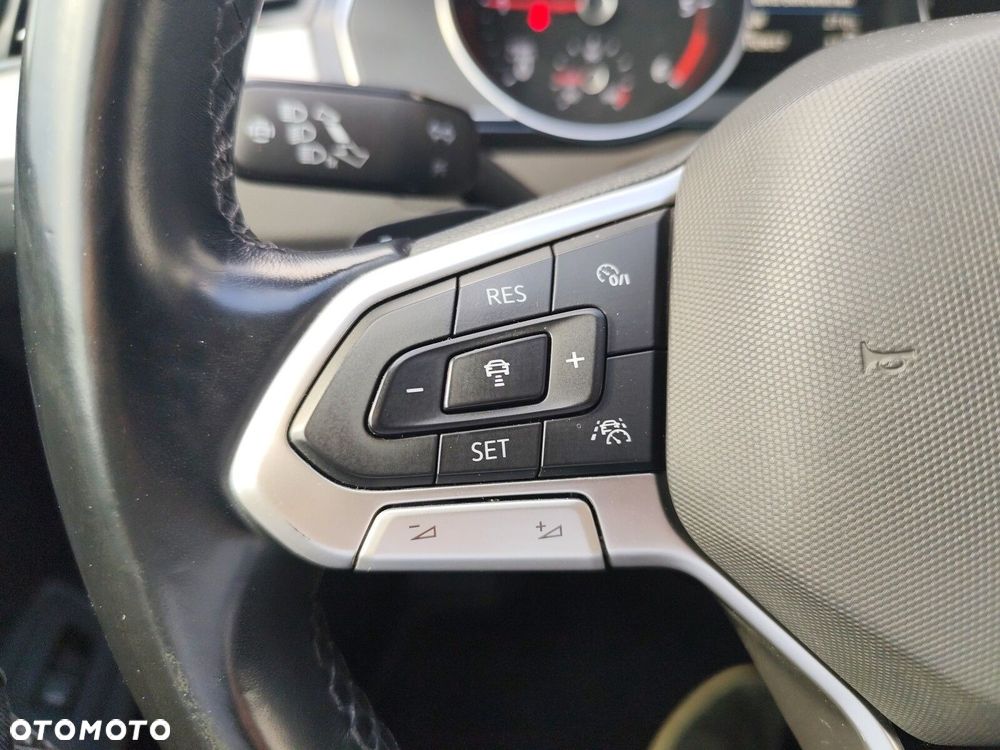 Volkswagen Passat - 22