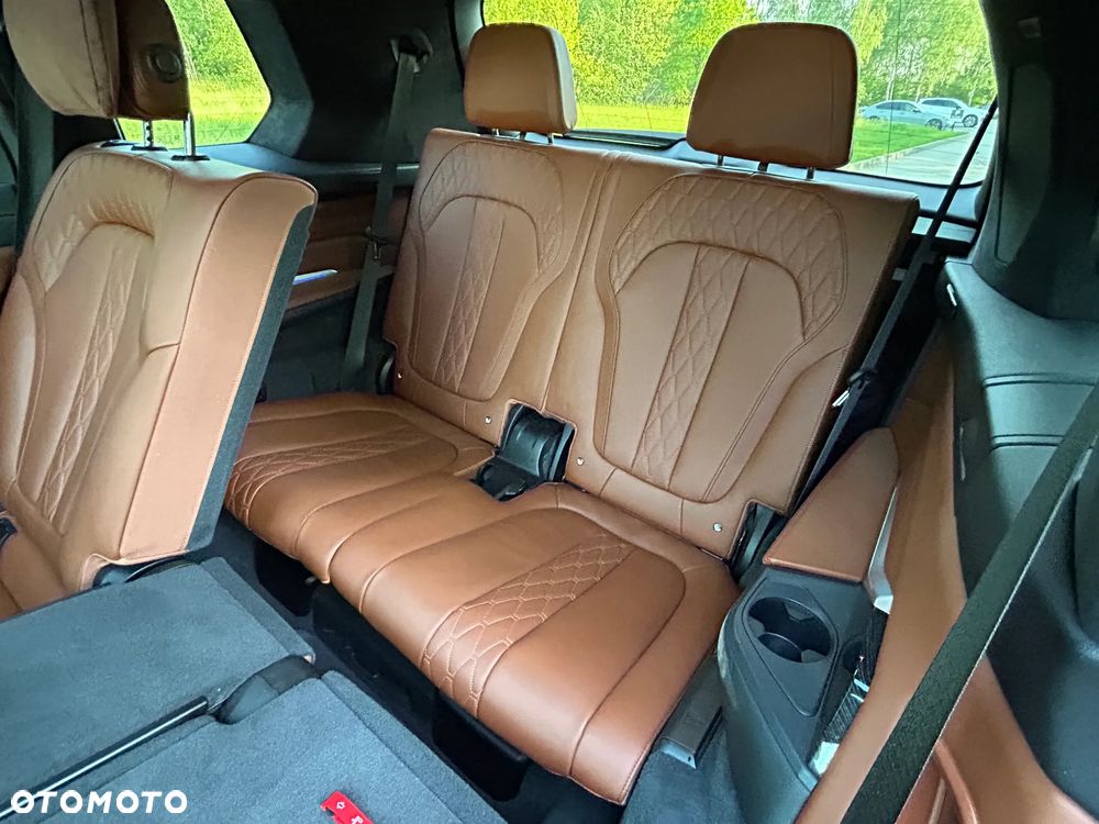 BMW X7 - 28