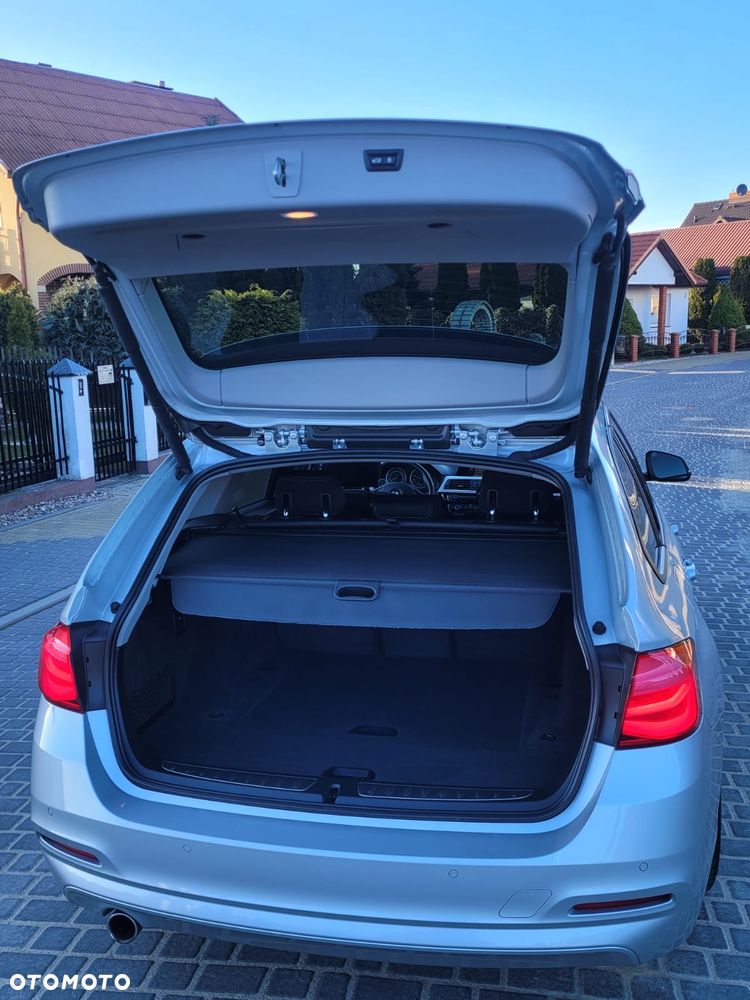 BMW Seria 3 318d Sport Line - 35