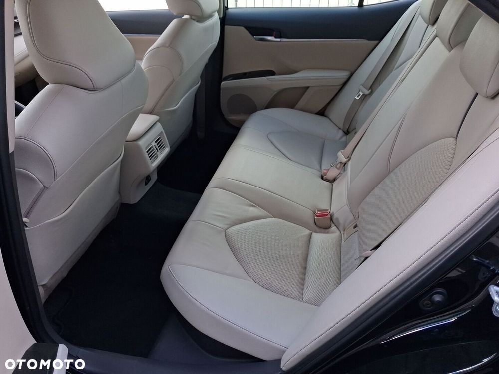 Toyota Camry 2.5 Hybrid Executive CVT - 15