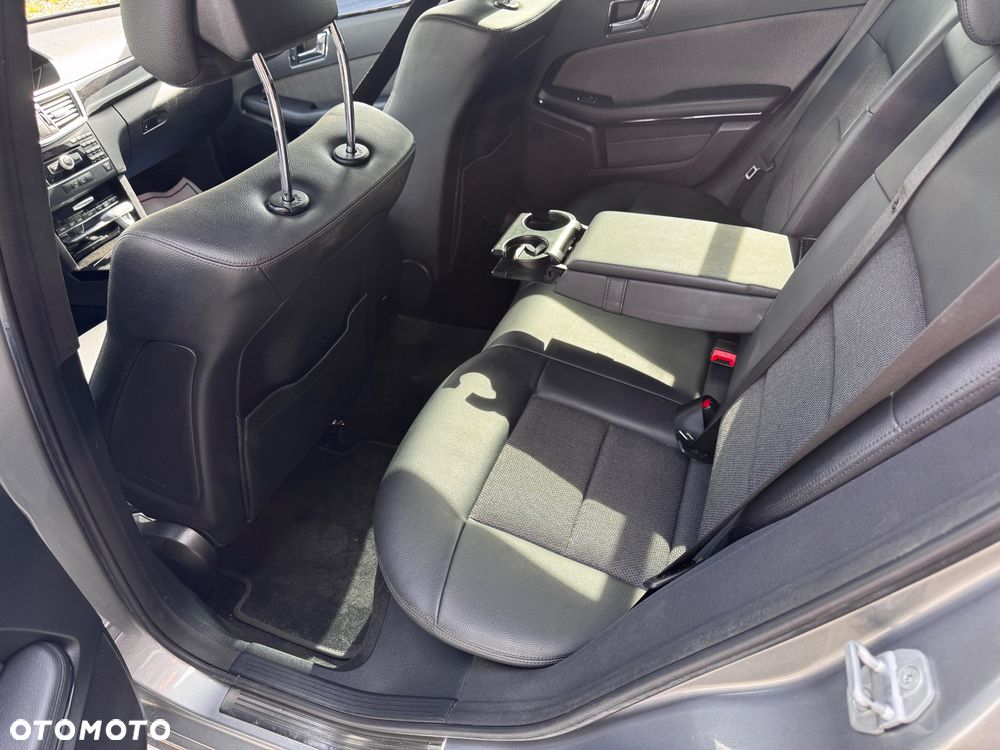 Mercedes-Benz Klasa E 250 CDI DPF BlueEFFICIENCY 7G-TRONIC Avantgarde - 20