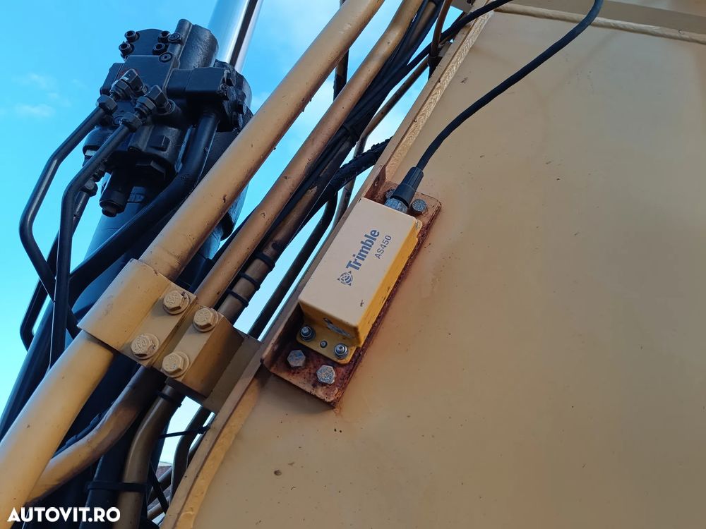 Caterpillar 320FL - 10