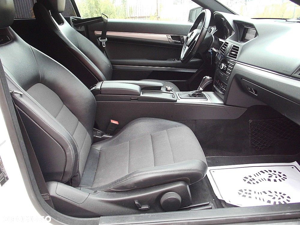 Mercedes-Benz Klasa E 200 CGI BlueEFFICIENCY Automatik Avantgarde - 4