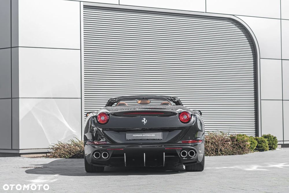 Ferrari California T - 5