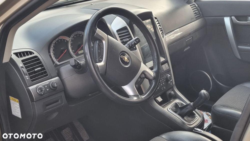 Chevrolet Captiva 2.4 4WD 7 Sitzer LT - 7