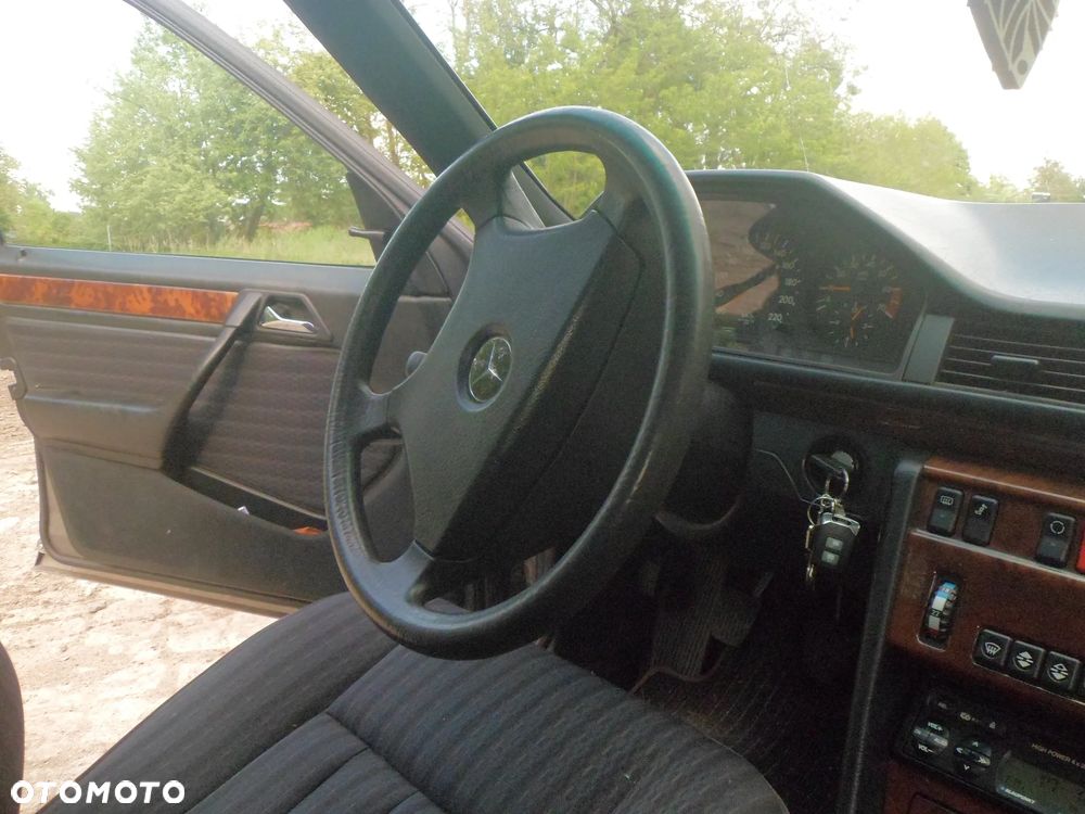Mercedes-Benz W124 (1984-1993) - 16
