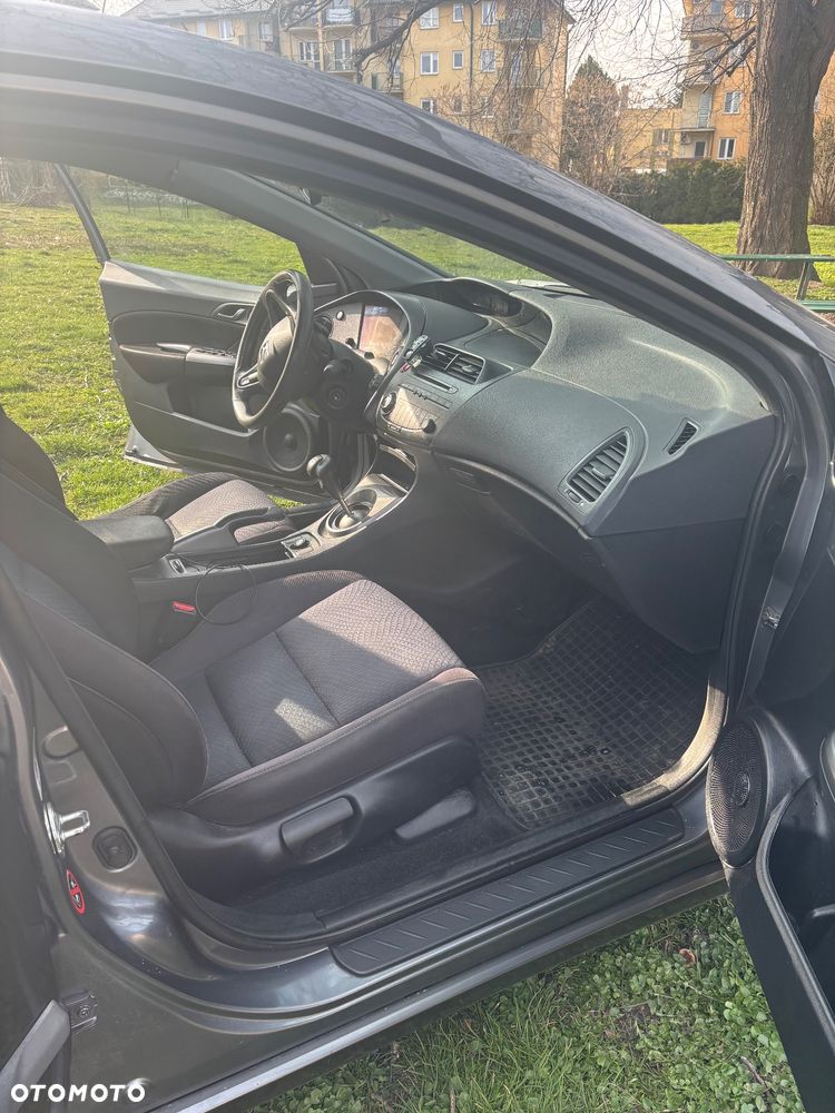 Honda Civic 1.8 Comfort - 11