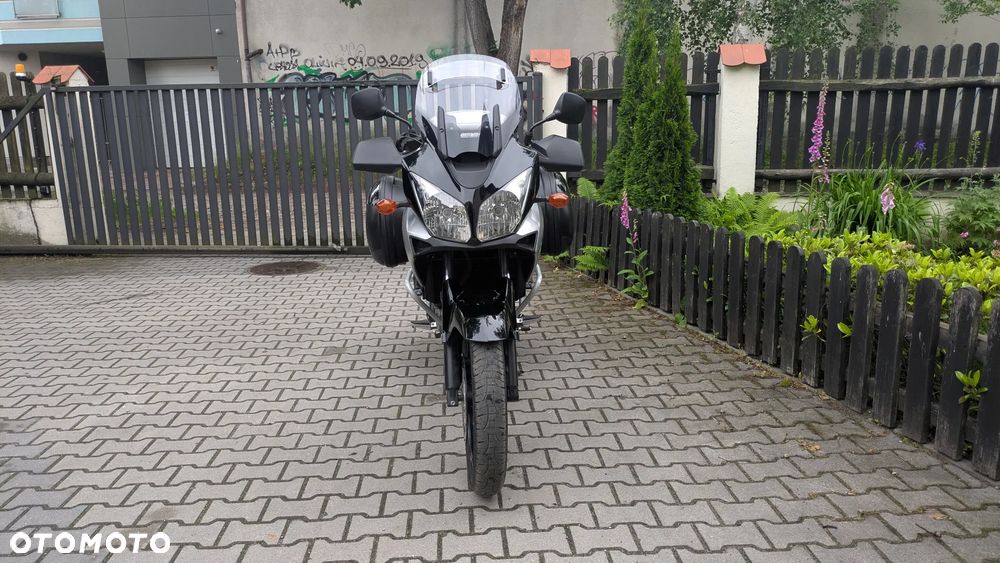 Suzuki V-STROM - 10