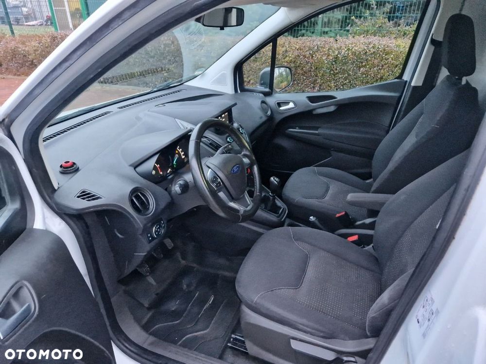 Ford Transit Courier - 6