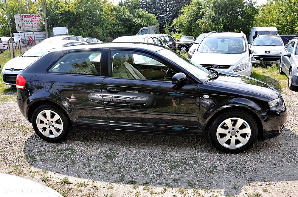 Audi A3 3-drzwiowe 1.6 Attraction - 10