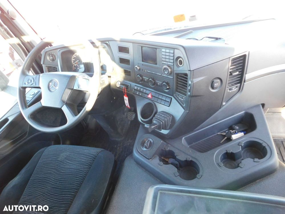 Mercedes-Benz Arocs 3243 - 6