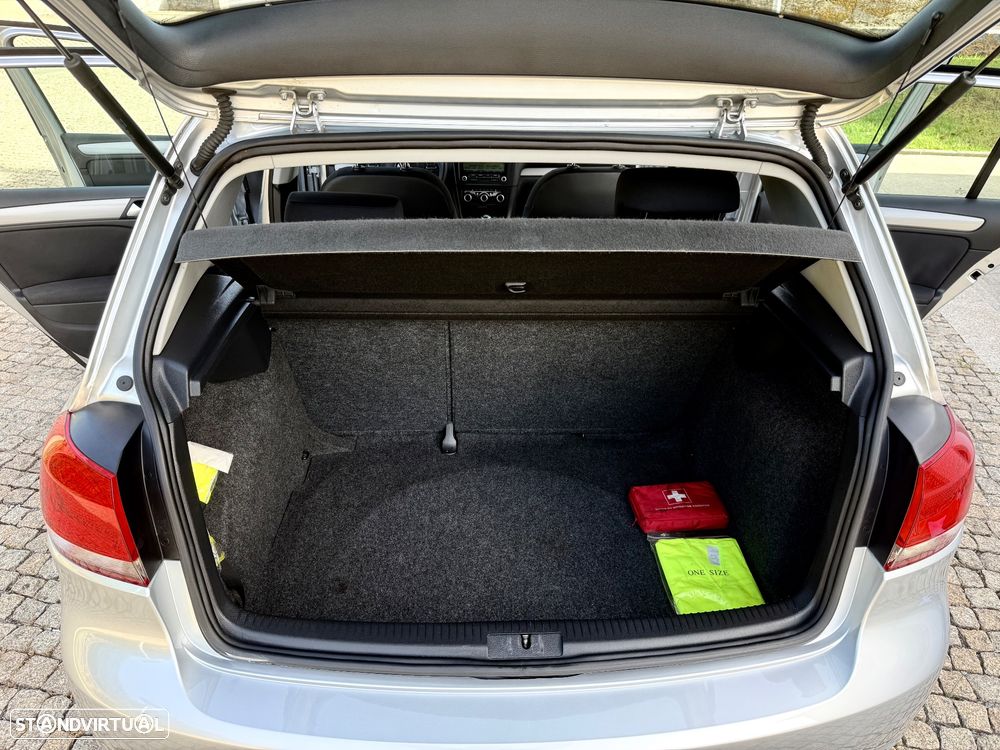 VW Golf 1.6 TDi Highline - 20