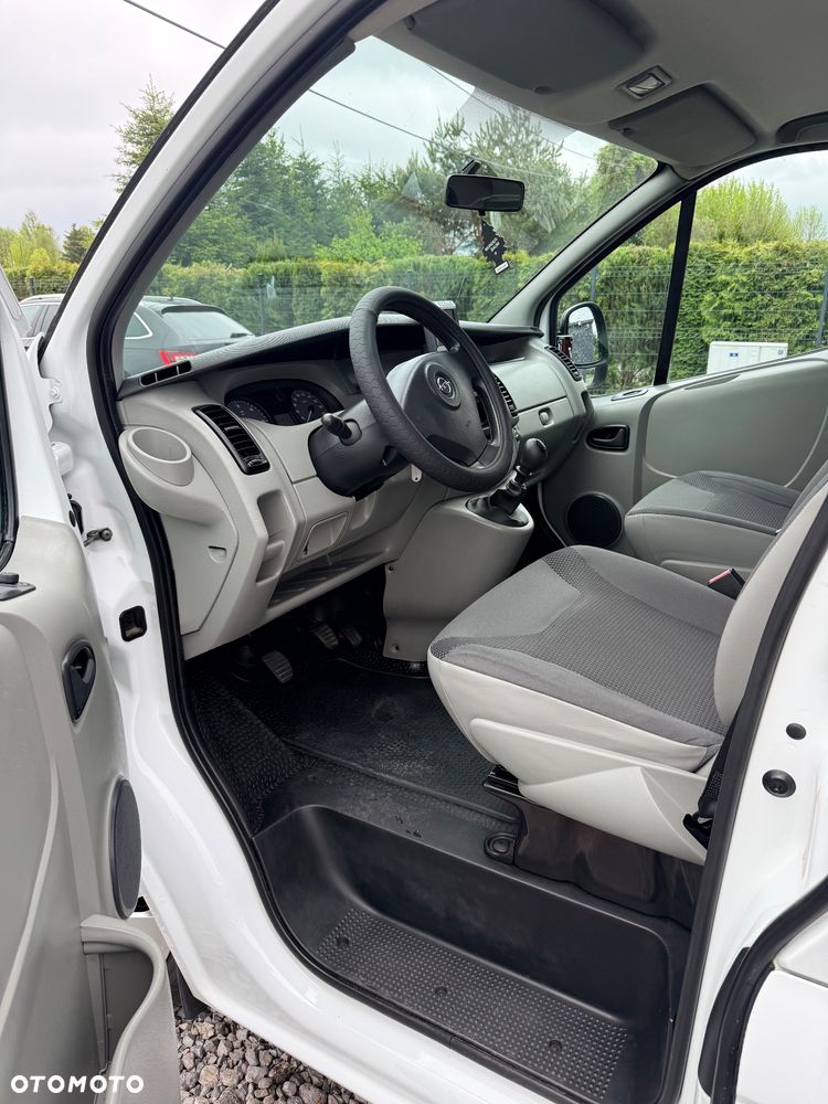 Opel Vivaro - 10