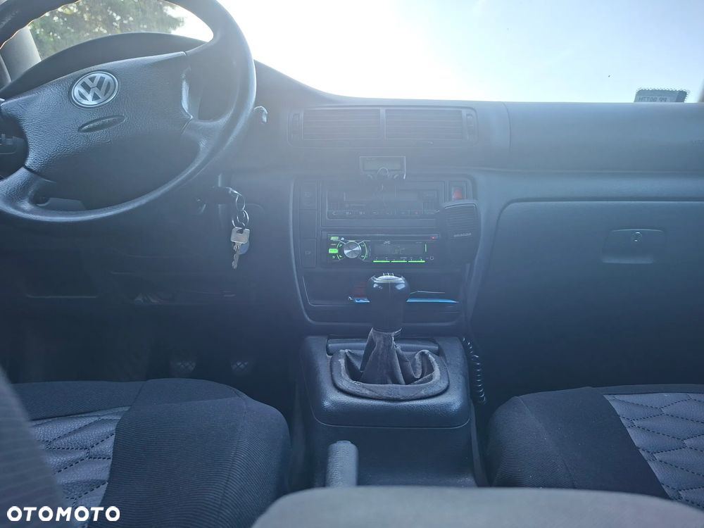Volkswagen Passat 1.9 TDI - 13