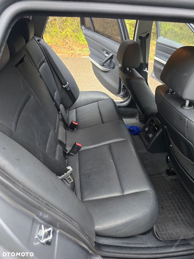 BMW Seria 3 330i xDrive Edition Sport - 24