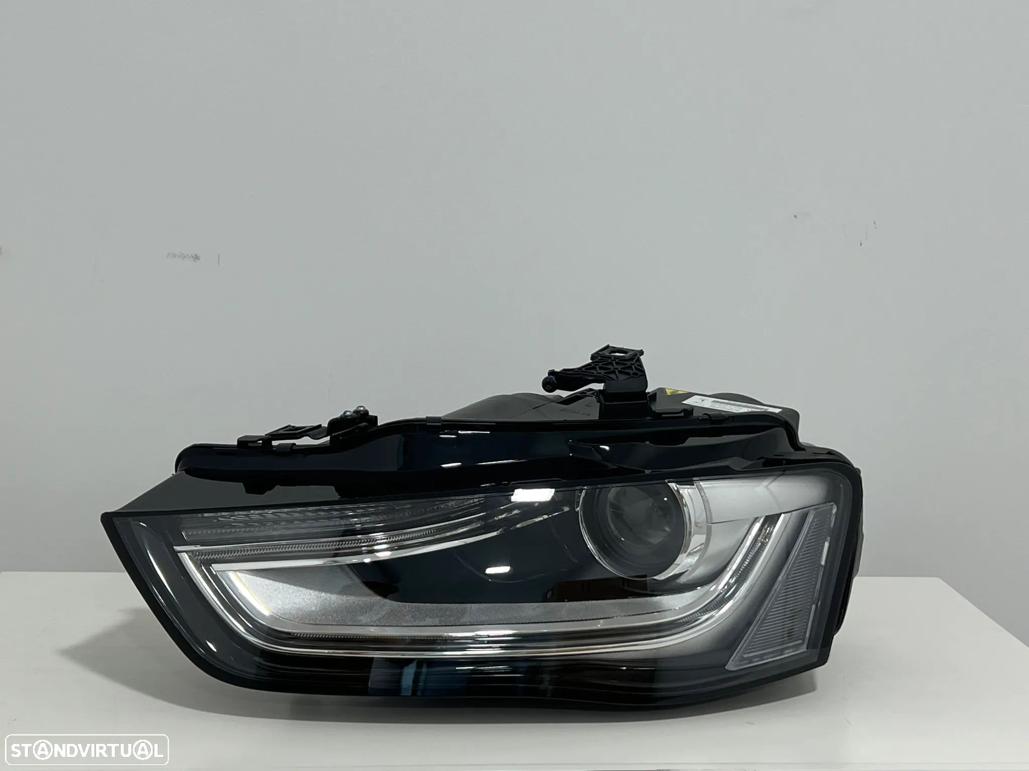 Farol Otica Original Audi A4 B8 Xenon lado Esquerdo - 1
