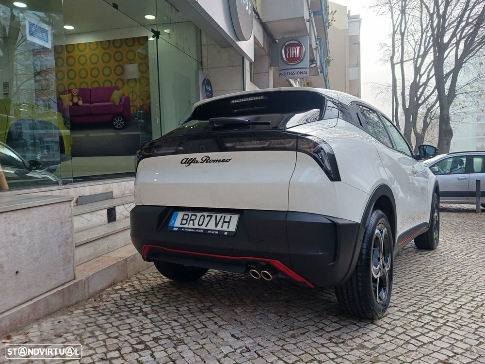 Alfa Romeo Junior 1.2 Speciale eDCT6 - 9