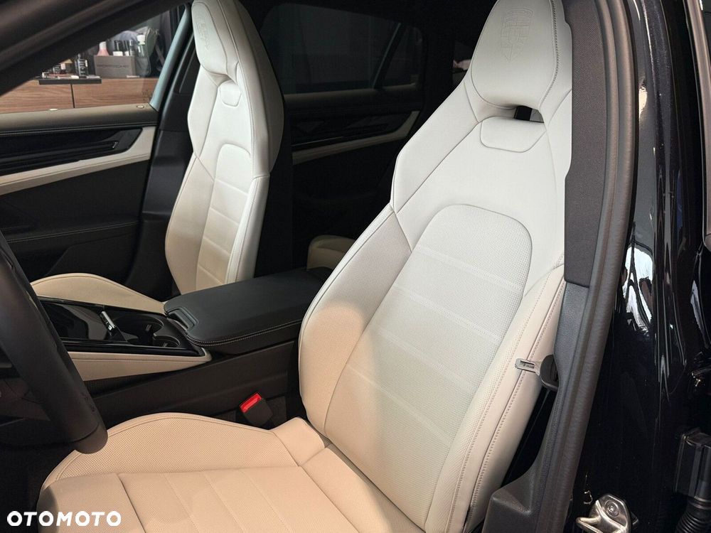 Porsche Panamera - 12