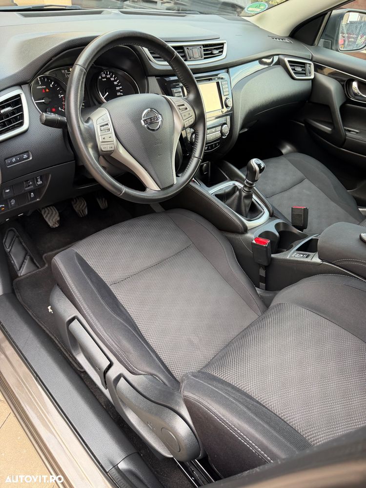 Nissan Qashqai 1.6L dCi Start/Stop 4X4-i N-Connecta - 13