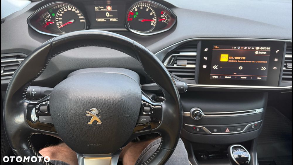 Peugeot 308 1.2 PureTech GPF Allure S&S - 11