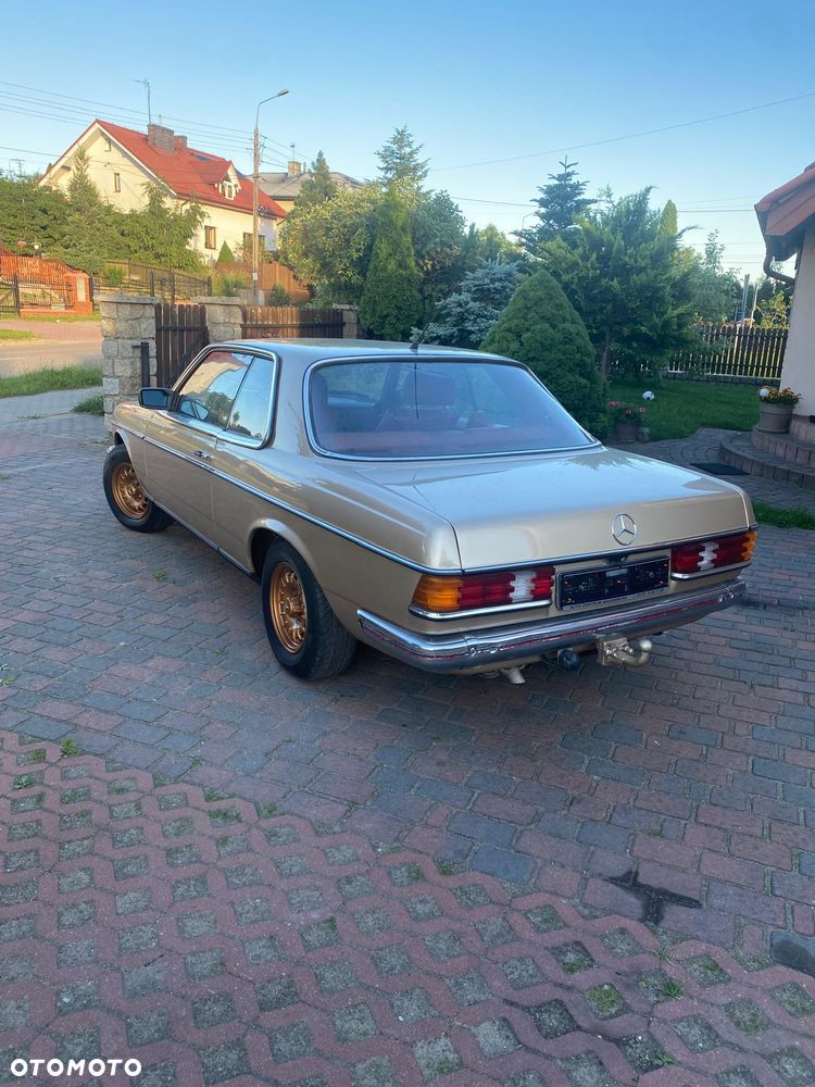 Mercedes-Benz W123 - 2