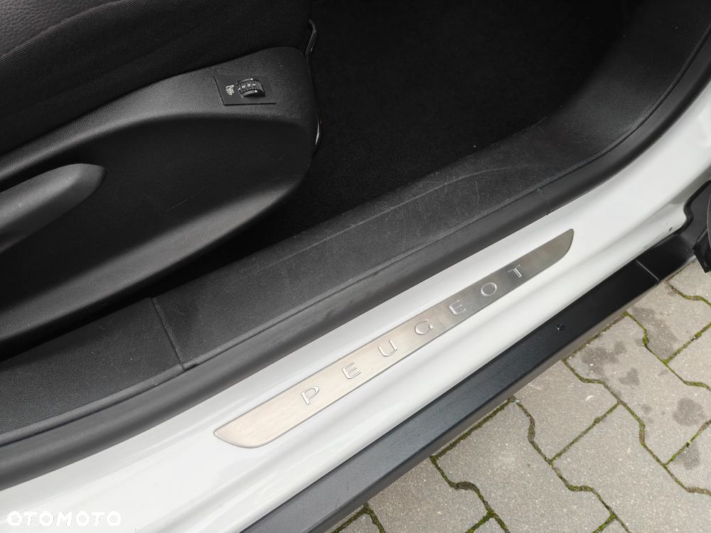 Peugeot 2008 e-HDi FAP 115 STOP & START Allure - 37